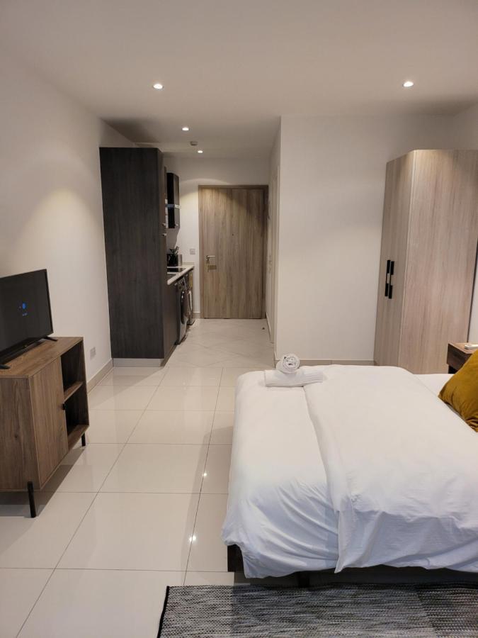 Rt Properties @ The Lennox Airport Residential Accra Kültér fotó